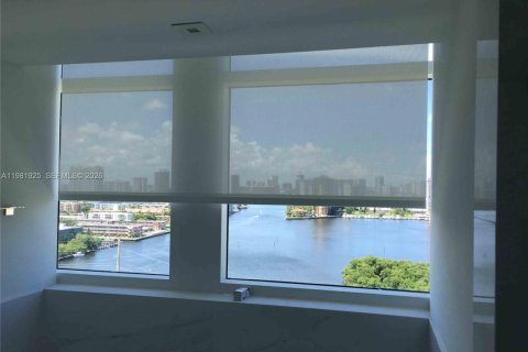 Copropriété à louer à Sunny Isles Beach, Floride: 3 chambres, 156.82 m2 № 2043171 - photo 10