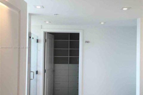 Copropriété à louer à Sunny Isles Beach, Floride: 3 chambres, 156.82 m2 № 2043171 - photo 6