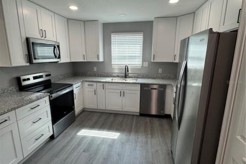 Casa en venta en Lake Wales, Florida, 8 dormitorios, 191.19 m2 № 1902451 - foto 3