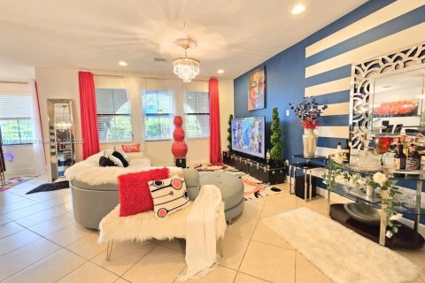 Townhouse in Sunrise, Florida 4 bedrooms, 273.32 sq.m. № 1954747 - photo 10