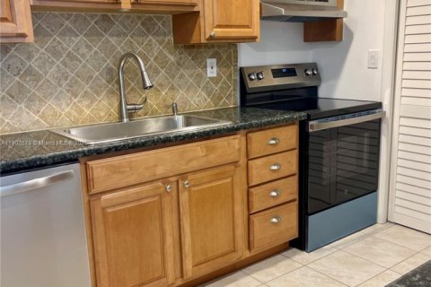 Apartamento en alquiler en Weston, Florida, 2 dormitorios, 102.75 m2 № 1953061 - foto 5