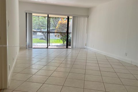 Apartamento en alquiler en Weston, Florida, 2 dormitorios, 102.75 m2 № 1953061 - foto 7