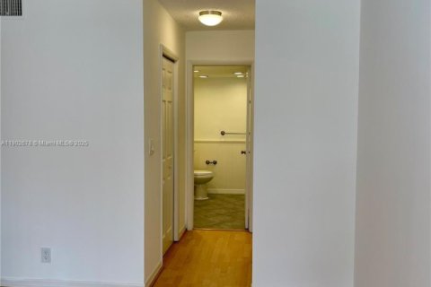 Apartamento en alquiler en Weston, Florida, 2 dormitorios, 102.75 m2 № 1953061 - foto 10