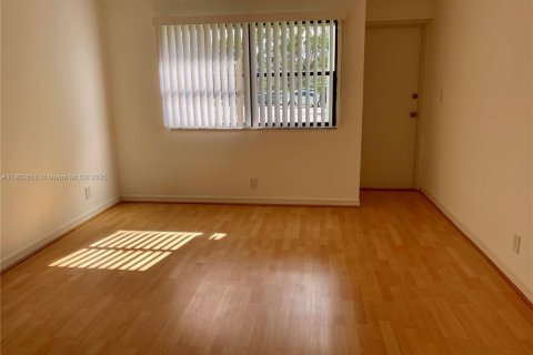 Apartamento en alquiler en Weston, Florida, 2 dormitorios, 102.75 m2 № 1953061 - foto 8