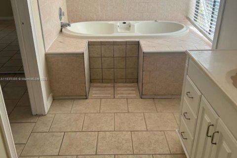 Condominio en alquiler en West Palm Beach, Florida, 1 dormitorio, 58.25 m2 № 2035809 - foto 23