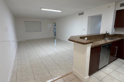 Купить кондоминиум в Плантация, Флорида 2 спальни, № 2011571 - фото 16