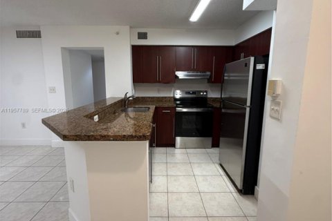 Купить кондоминиум в Плантация, Флорида 2 спальни, № 2011571 - фото 17