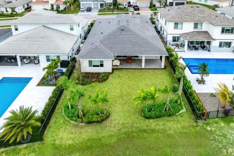 House in Palm Beach Gardens, Florida 3 bedrooms, 267.47 sq.m. № 2184989 - photo 30