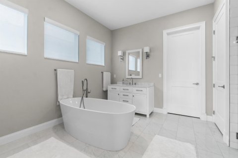 House in Palm Beach Gardens, Florida 3 bedrooms, 267.47 sq.m. № 2184989 - photo 26