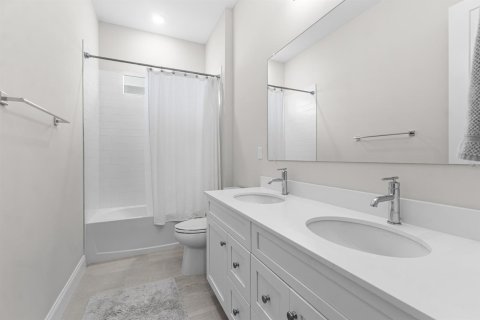 House in Palm Beach Gardens, Florida 3 bedrooms, 267.47 sq.m. № 2184989 - photo 28