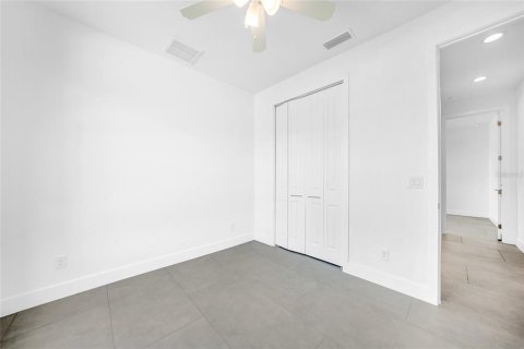 Casa en venta en Port Charlotte, Florida, 3 dormitorios, 155.15 m2 № 1339330 - foto 3