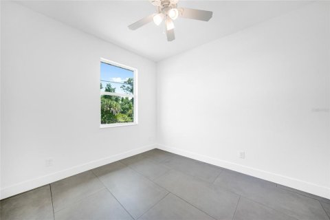 Casa en venta en Port Charlotte, Florida, 3 dormitorios, 155.15 m2 № 1339330 - foto 4