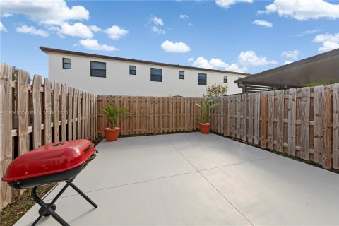 Townhouse in Homestead, Florida 3 bedrooms, 129.41 sq.m. № 2154982 - photo 18
