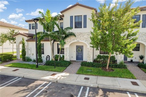 Townhouse in Homestead, Florida 3 bedrooms, 129.41 sq.m. № 2154982 - photo 1