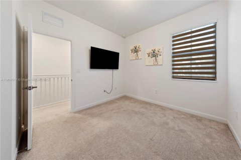 Townhouse in Homestead, Florida 3 bedrooms, 129.41 sq.m. № 2154982 - photo 15