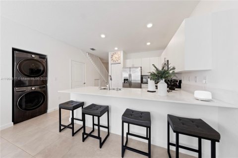 Townhouse in Homestead, Florida 3 bedrooms, 129.41 sq.m. № 2154982 - photo 6