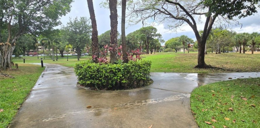 Condominio en Lauderhill, Florida, 2 dormitorios  № 1224485