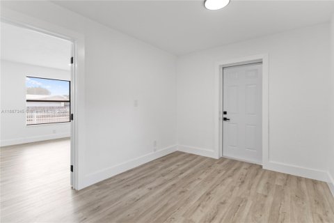 Villa ou maison à vendre à Miami, Floride: 4 chambres, 151.62 m2 № 1933115 - photo 21