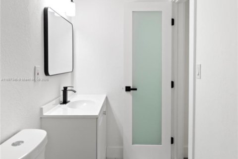 Villa ou maison à vendre à Miami, Floride: 4 chambres, 151.62 m2 № 1933115 - photo 26