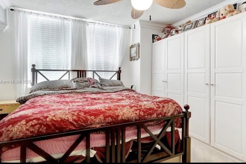 Купить кондоминиум в Форт-Лодердейл, Флорида 2 спальни, 120.59м2, № 1967568 - фото 30