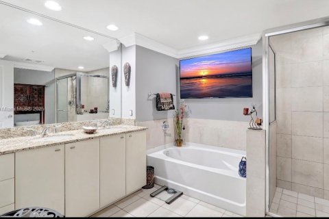 Купить кондоминиум в Форт-Лодердейл, Флорида 2 спальни, 120.59м2, № 1967568 - фото 27