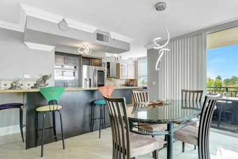 Купить кондоминиум в Форт-Лодердейл, Флорида 2 спальни, 120.59м2, № 1967568 - фото 15