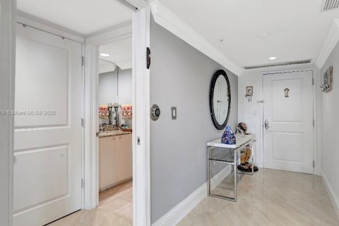 Купить кондоминиум в Форт-Лодердейл, Флорида 2 спальни, 120.59м2, № 1967568 - фото 19