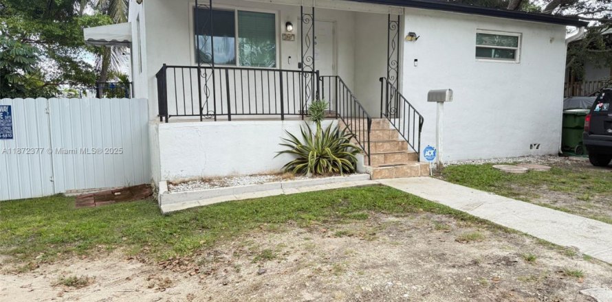 Villa ou maison à Hallandale Beach, Floride 2 chambres, 147.71 m2 № 1920487