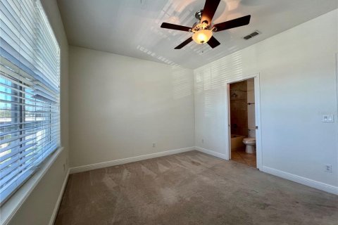 Townhouse in Winter Park, Florida 3 bedrooms, 167.5 sq.m. № 2273291 - photo 15