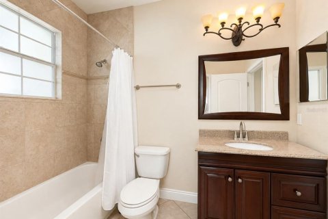 Townhouse in Winter Park, Florida 3 bedrooms, 167.5 sq.m. № 2273291 - photo 16