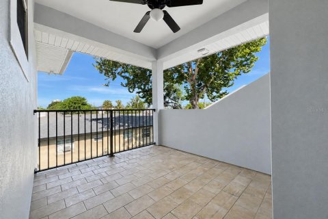 Townhouse in Winter Park, Florida 3 bedrooms, 167.5 sq.m. № 2273291 - photo 13