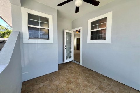 Townhouse in Winter Park, Florida 3 bedrooms, 167.5 sq.m. № 2273291 - photo 12