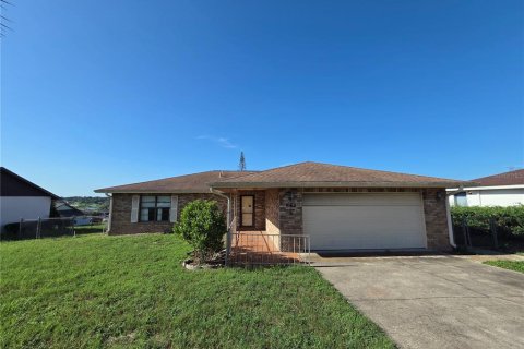 House in Lake Wales, Florida 3 bedrooms, 156.45 sq.m. № 2294929