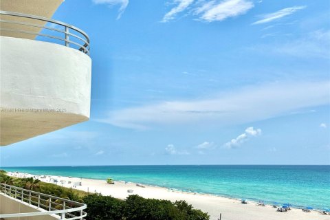 Condo in Miami Beach, Florida, 1 bedroom  № 1756556 - photo 14