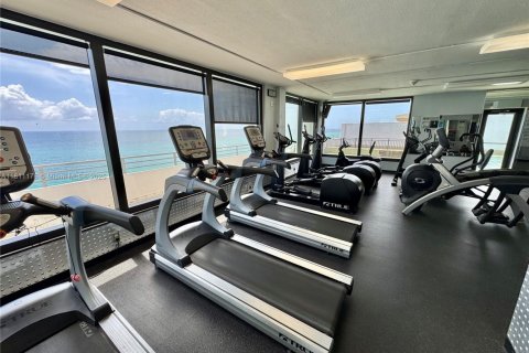 Condo in Miami Beach, Florida, 1 bedroom  № 1756556 - photo 24