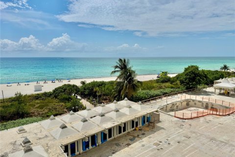 Condo in Miami Beach, Florida, 1 bedroom  № 1756556 - photo 27