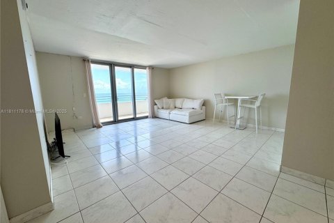 Condo in Miami Beach, Florida, 1 bedroom  № 1756556 - photo 8