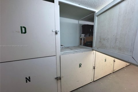 Condo in Miami Beach, Florida, 1 bedroom  № 1756556 - photo 30