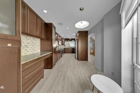 Casa en venta en Doral, Florida, 3 dormitorios, 187.11 m2 № 1964736 - foto 23