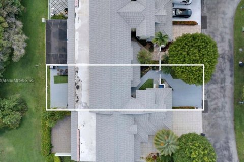Casa en venta en Doral, Florida, 3 dormitorios, 187.11 m2 № 1964736 - foto 6