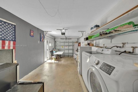 Casa en venta en Doral, Florida, 3 dormitorios, 187.11 m2 № 1964736 - foto 9