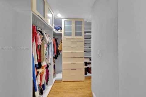 Casa en venta en Doral, Florida, 3 dormitorios, 187.11 m2 № 1964736 - foto 18