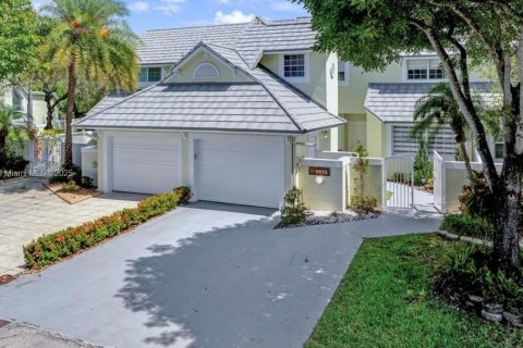 Casa en venta en Doral, Florida, 3 dormitorios, 187.11 m2 № 1964736 - foto 1