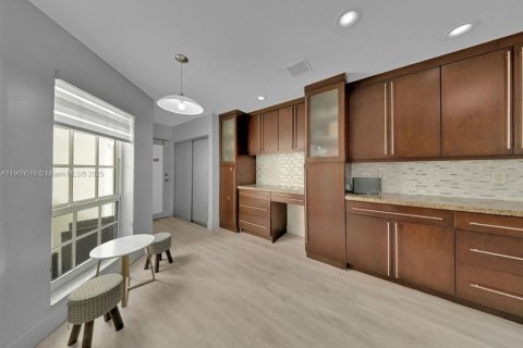 Casa en venta en Doral, Florida, 3 dormitorios, 187.11 m2 № 1964736 - foto 22