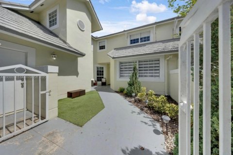 Casa en venta en Doral, Florida, 3 dormitorios, 187.11 m2 № 1964736 - foto 3