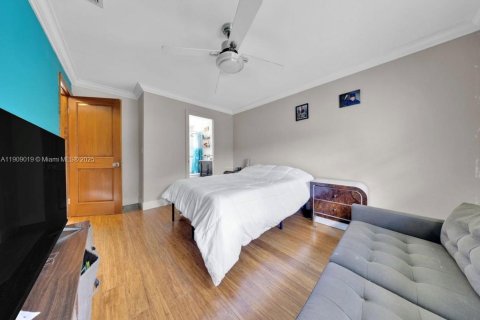 Casa en venta en Doral, Florida, 3 dormitorios, 187.11 m2 № 1964736 - foto 11