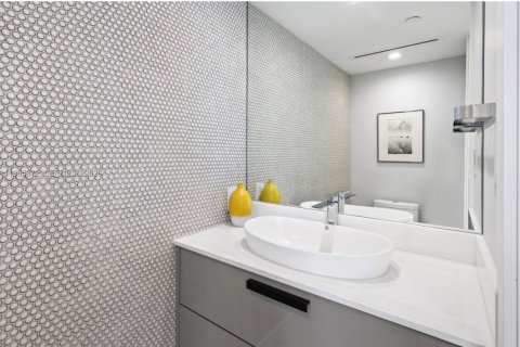 Copropriété à louer à Miami Beach, Floride: 2 chambres, 142.14 m2 № 2048332 - photo 16