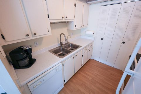 Copropriété à louer à Clearwater, Floride: 2 chambres, 89.56 m2 № 2196403 - photo 4