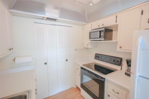 Copropriété à louer à Clearwater, Floride: 2 chambres, 89.56 m2 № 2196403 - photo 5