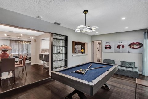 Villa ou maison à vendre à Hollywood, Floride: 4 chambres, 179.49 m2 № 2085995 - photo 13